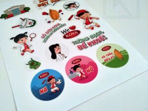 in-decal-tem-nhan-lay-ngay-quan-1